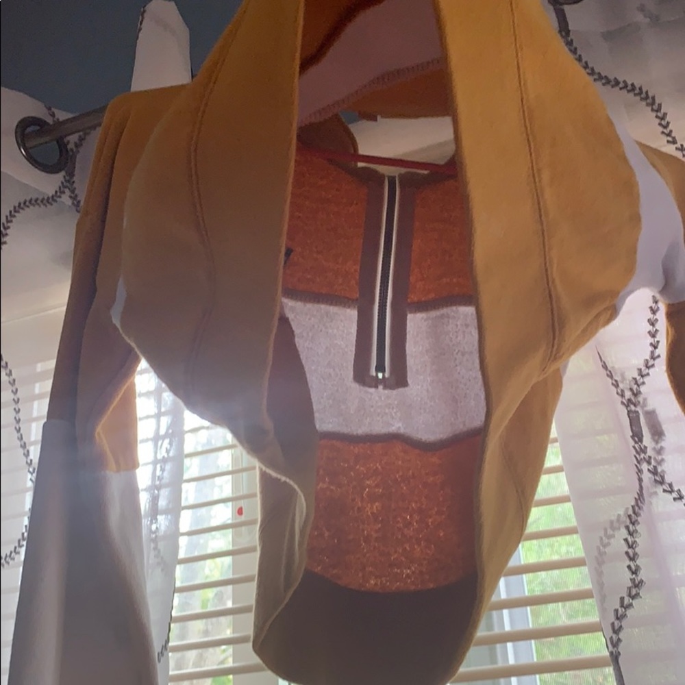 Cute vans crop jacket:) - Picture 6 of 6